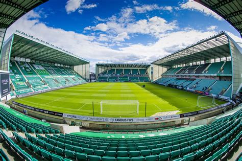 hibernian fc stadium easter road.